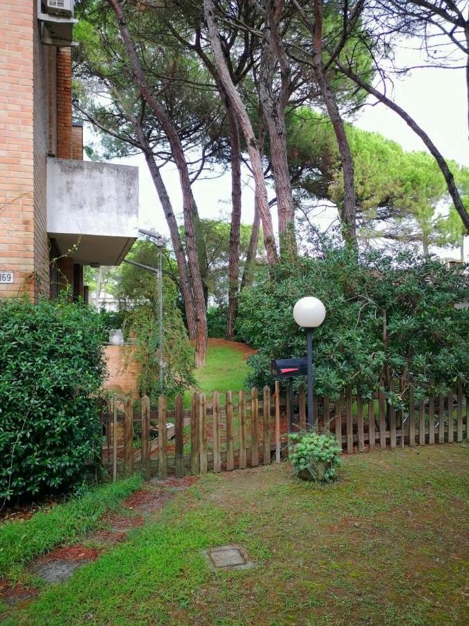 Villa A Schiera Raffinata Con Giardino Lignano Sabbiadoro Exterior photo